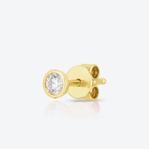 Ring Concierge Bezel set petite diamond stud earring